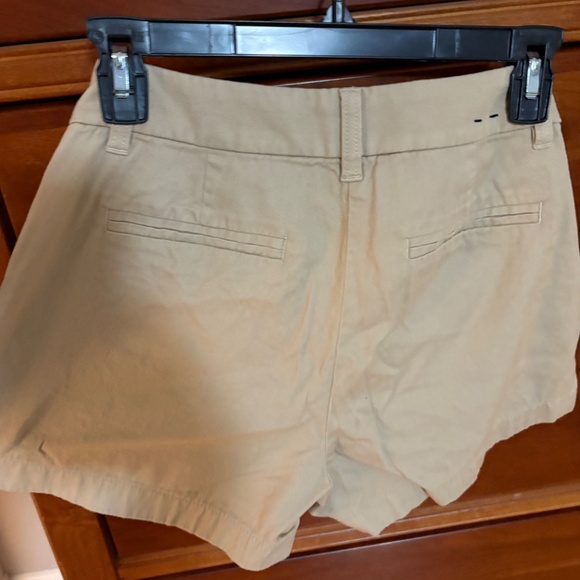 J crew khaki shorts - Picture 2 of 5